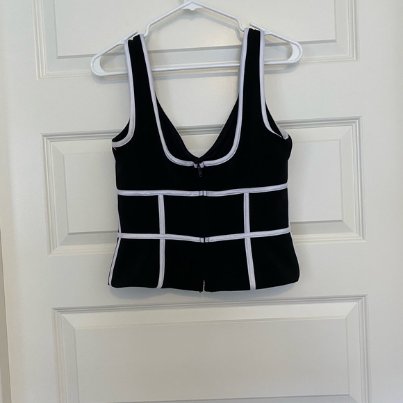 Top - Picture 3 of 6